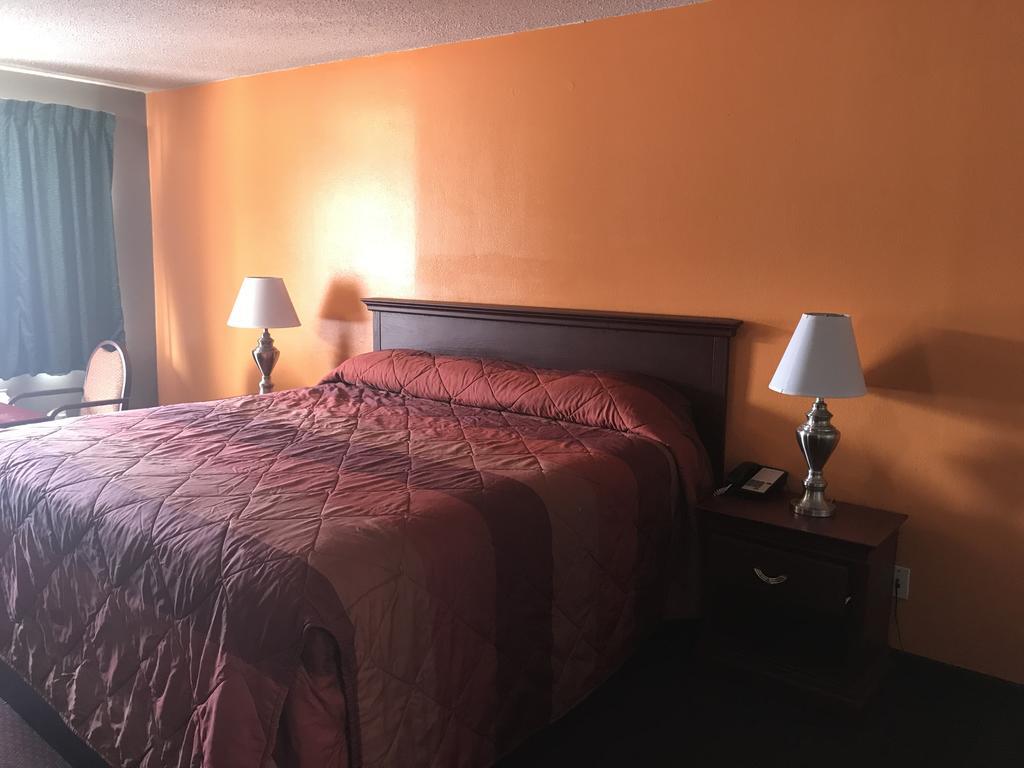 Express Inn ביי סיטי מראה חיצוני תמונה