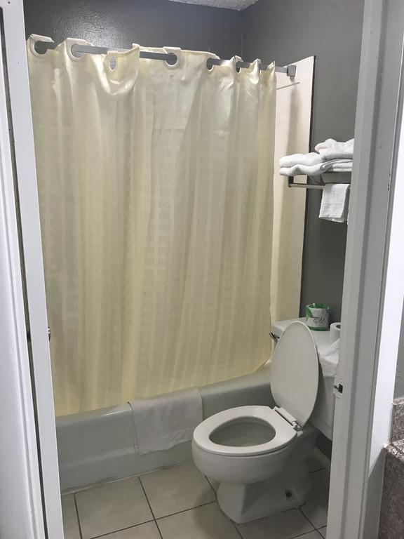 Express Inn ביי סיטי מראה חיצוני תמונה